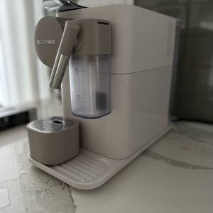 Lattissima One Original Espresso Machine with Milk Frother by De'Longhi